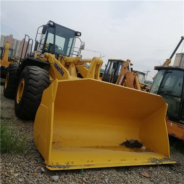 Komatsu WA 470-3A - Chargeuse sur pneus: photos 2 Komatsu WA 470-3A - Chargeuse sur pneus: photos 2