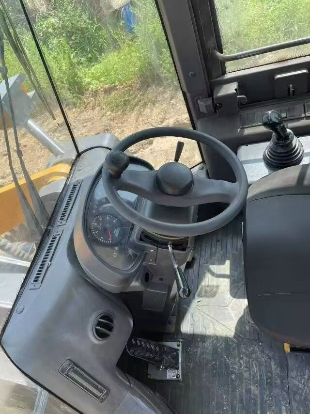 SDLG LG 956L - Chargeuse sur pneus: photos 2 SDLG LG 956L - Chargeuse sur pneus: photos 2