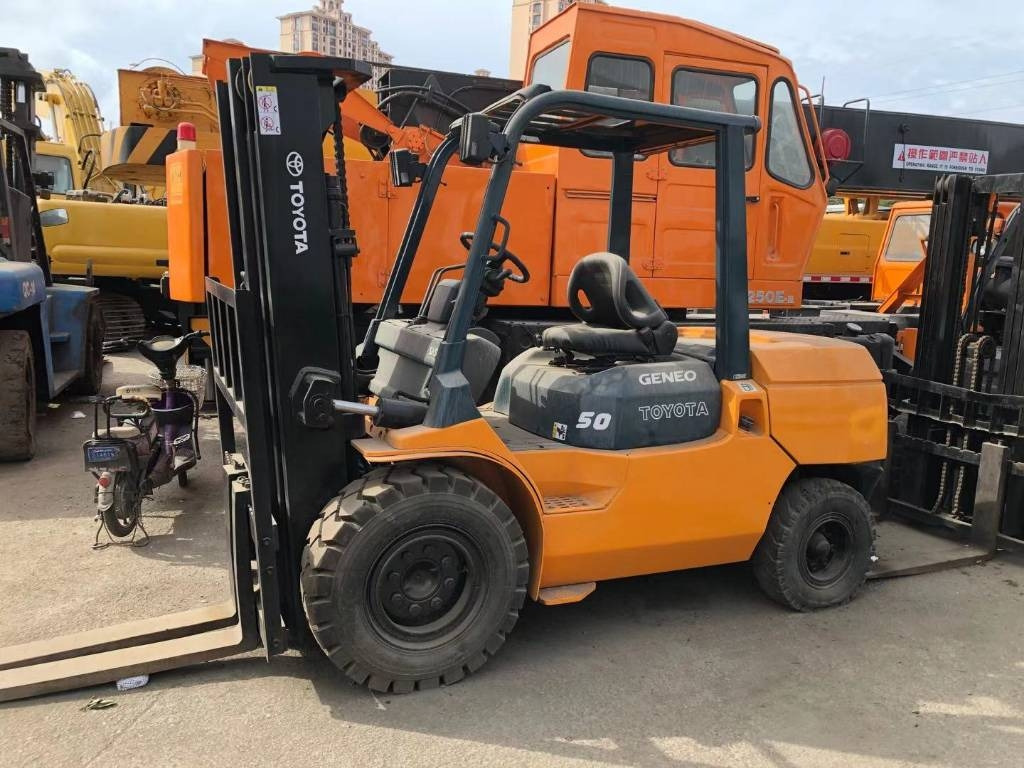 Toyota FD 50 - Chariot élévateur diesel: photos 1 Toyota FD 50 - Chariot élévateur diesel: photos 1