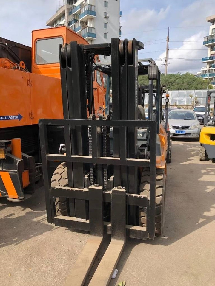 Toyota FD 50 - Chariot élévateur diesel: photos 2 Toyota FD 50 - Chariot élévateur diesel: photos 2