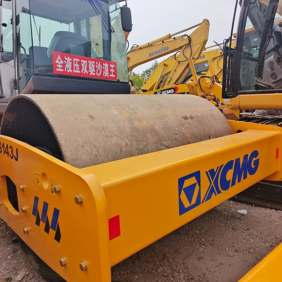 XCMG XS 143 J - Compacteur à pieds de mouton/ Monocylindre: photos 5 XCMG XS 143 J - Compacteur à pieds de mouton/ Monocylindre: photos 5