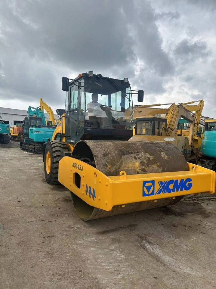 XCMG XS 143J - Pelle sur chenille: photos 2 XCMG XS 143J - Pelle sur chenille: photos 2