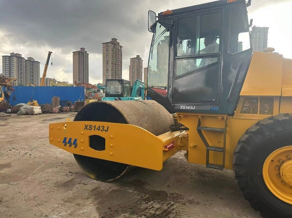 XCMG XS 143J - Pelle sur chenille: photos 5 XCMG XS 143J - Pelle sur chenille: photos 5