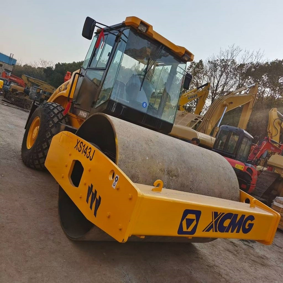 XCMG XS 143J - Pelle sur chenille: photos 5 XCMG XS 143J - Pelle sur chenille: photos 5
