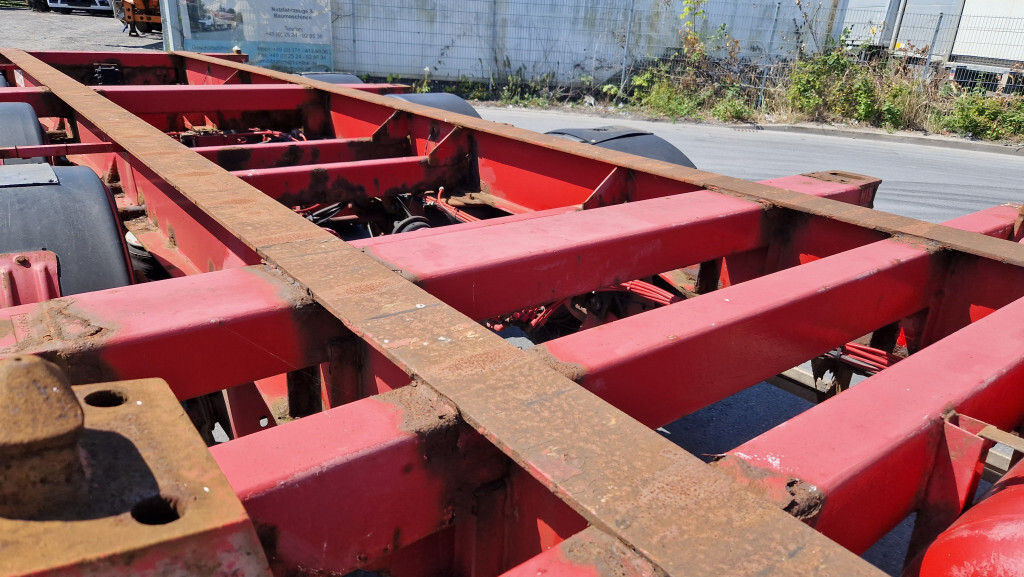 Semi-remorque porte-conteneur/ Caisse mobile MAFA  20.30.40. ft Containerchassis: photos 6