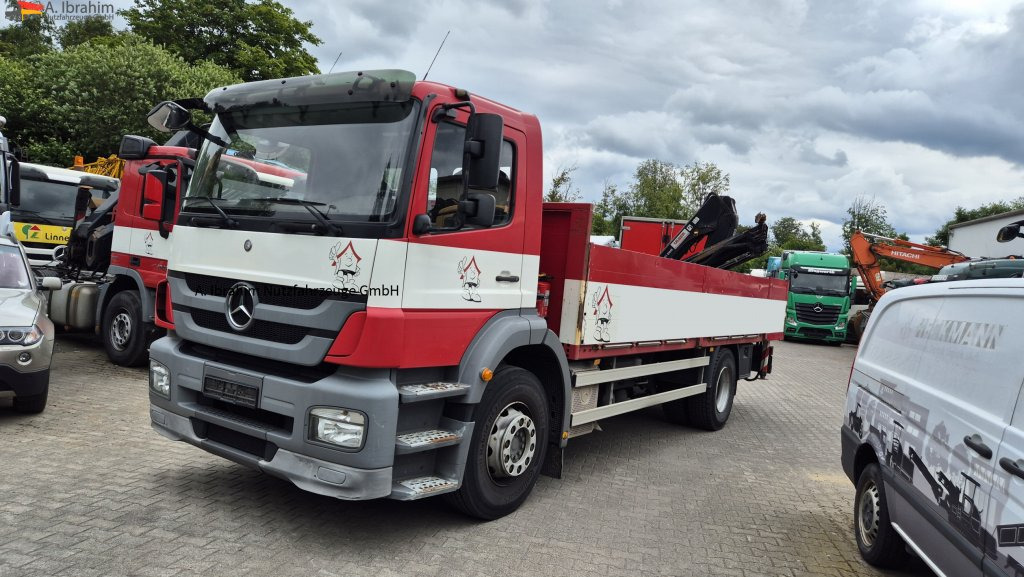Mercedes-Benz 1829L mit Kran HIAB 111 Hiduo , Funk FB - Camion plateau, Camion grue: photos 1 Mercedes-Benz 1829L mit Kran HIAB 111 Hiduo , Funk FB - Camion plateau, Camion grue: photos 1