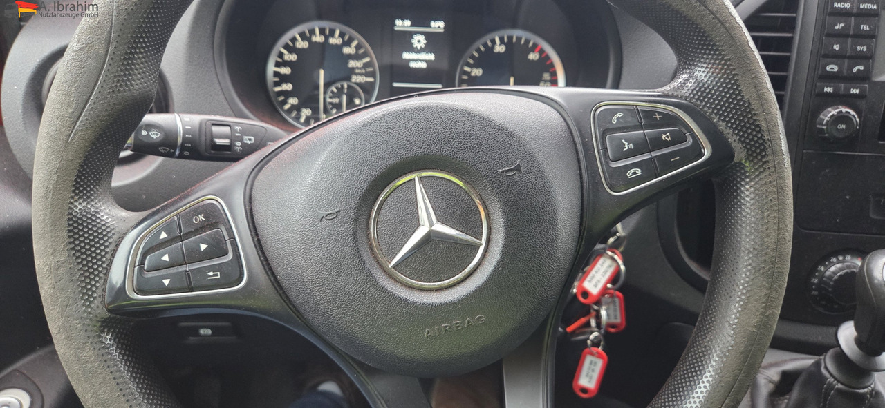 Mercedes-Benz BF 3 - GST 3 Zeichen Anlage 3050 kg zzGw - Camion magasin: photos 5 Mercedes-Benz BF 3 - GST 3 Zeichen Anlage 3050 kg zzGw - Camion magasin: photos 5