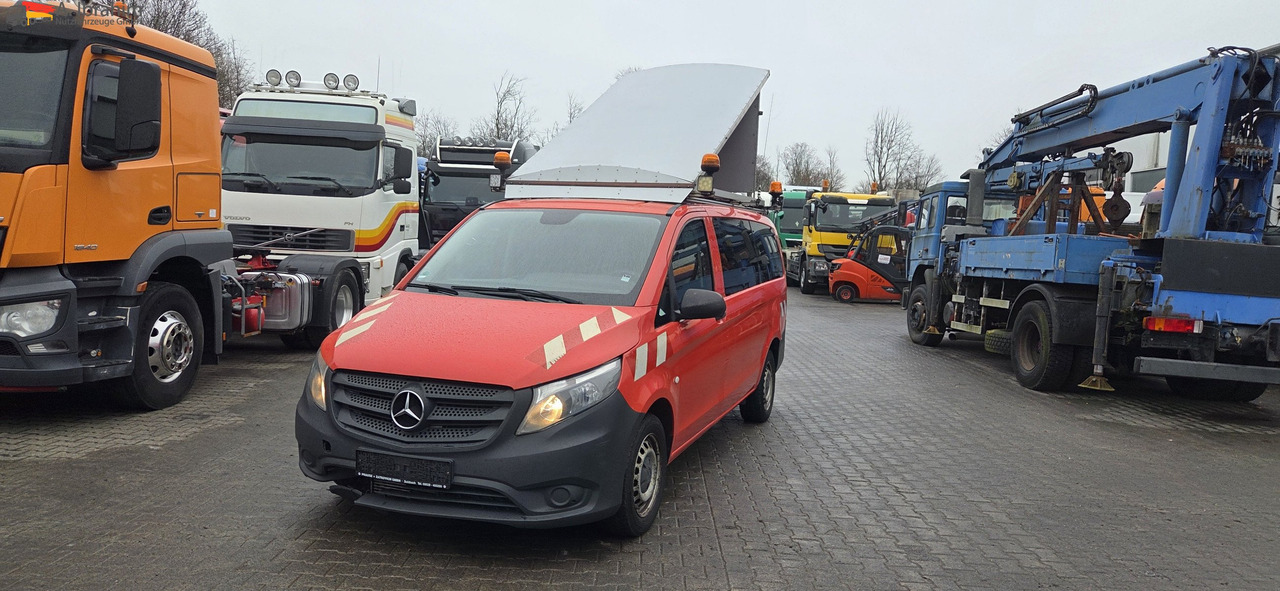 Mercedes-Benz BF 3 - GST 3 Zeichen Anlage 3050 kg zzGw - Camion magasin: photos 1 Mercedes-Benz BF 3 - GST 3 Zeichen Anlage 3050 kg zzGw - Camion magasin: photos 1