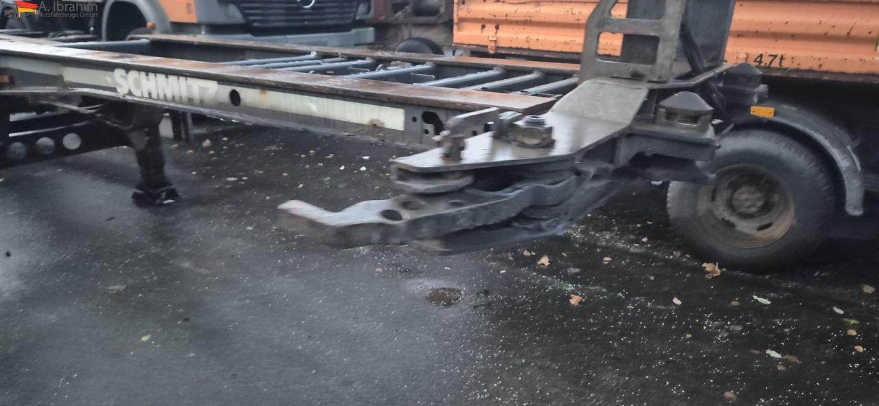 Schmitz SCF24 2x20,30,40,45 ft Multichassis, ausziehbar - Semi-remorque porte-conteneur/ Caisse mobile: photos 2 Schmitz SCF24 2x20,30,40,45 ft Multichassis, ausziehbar - Semi-remorque porte-conteneur/ Caisse mobile: photos 2