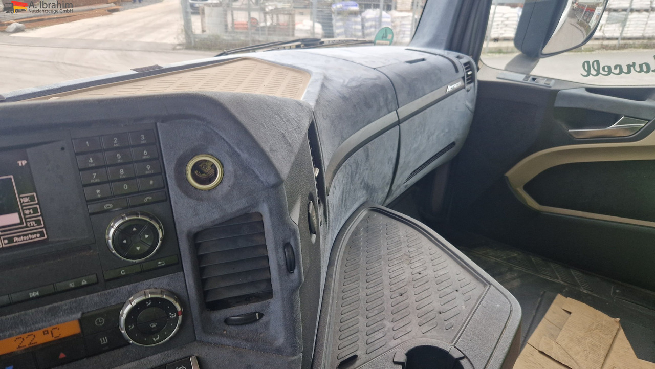 Mercedes-Benz 1845 Kipphydraulik - Tracteur routier: photos 3 Mercedes-Benz 1845 Kipphydraulik - Tracteur routier: photos 3
