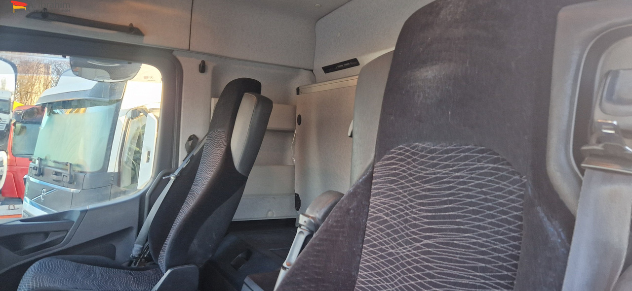 Mercedes-Benz 2643 6x4, Blatt Luft, scheckheft Mercedes , Kipphydraulik - Tracteur routier: photos 3 Mercedes-Benz 2643 6x4, Blatt Luft, scheckheft Mercedes , Kipphydraulik - Tracteur routier: photos 3