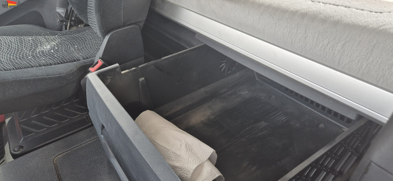 Mercedes-Benz DB 1842H 4x4 Hydrodrive Scheckheft bei Mercedes - Tracteur routier: photos 3 Mercedes-Benz DB 1842H 4x4 Hydrodrive Scheckheft bei Mercedes - Tracteur routier: photos 3