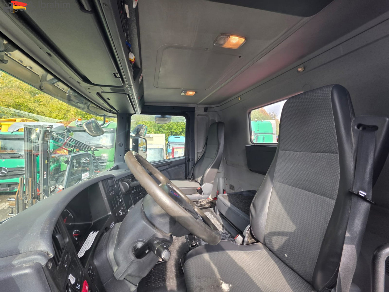 Scania R560 | 6x4 | V8 | Blatt Blatt | Schaltgetriebe | Kipphydraulik | Klima | Trommelbremse| 3 Pedals — crédit-bail Scania R560 | 6x4 | V8 | Blatt Blatt | Schaltgetriebe | Kipphydraulik | Klima | Trommelbremse| 3 Pedals: photos 14