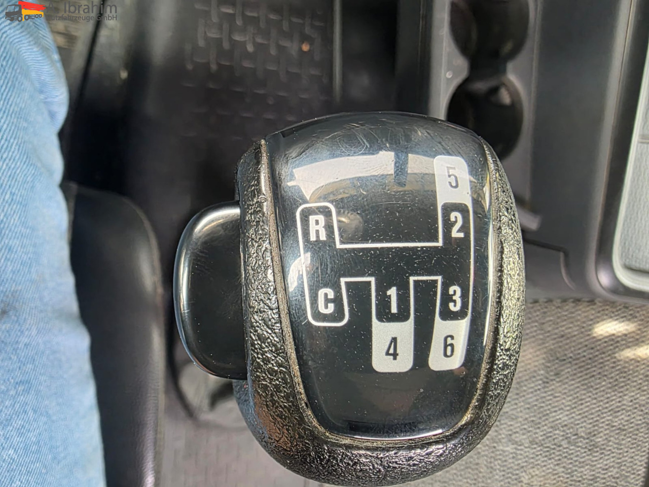 Scania R560 | 6x4 | V8 | Blatt Blatt | Schaltgetriebe | Kipphydraulik | Klima | Trommelbremse| 3 Pedals — crédit-bail Scania R560 | 6x4 | V8 | Blatt Blatt | Schaltgetriebe | Kipphydraulik | Klima | Trommelbremse| 3 Pedals: photos 15