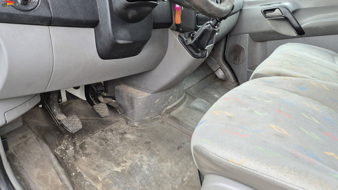VW Crafter 2.5 Diesel Zustand gut - Fourgon utilitaire: photos 4 VW Crafter 2.5 Diesel Zustand gut - Fourgon utilitaire: photos 4