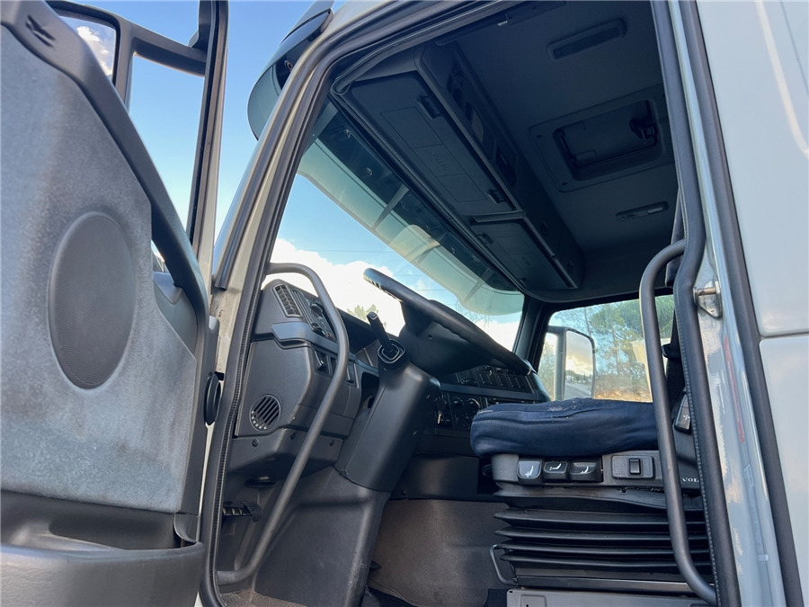 Photo d'intérieur 1: Tracteur routier Volvo FH Photo d'intérieur 1: Tracteur routier Volvo FH