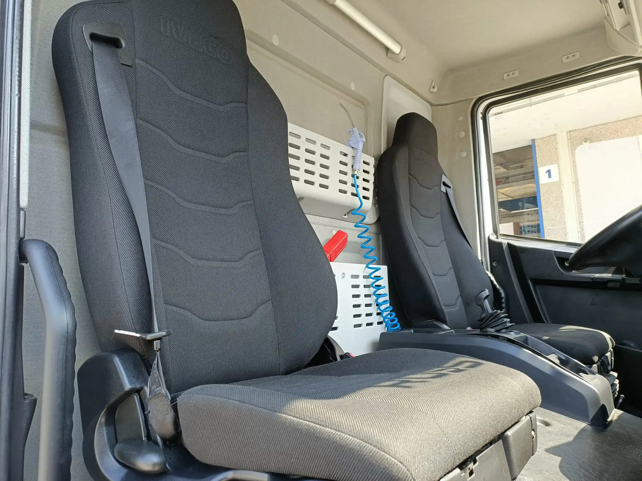 IVECO EUROCARGO 120E19P - Châssis cabine: photos 3 IVECO EUROCARGO 120E19P - Châssis cabine: photos 3