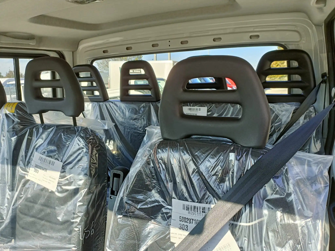 Véhicule utilitaire IVECO DAILY 35C16 DOPPIA CABINA 7 POSTI: photos 9