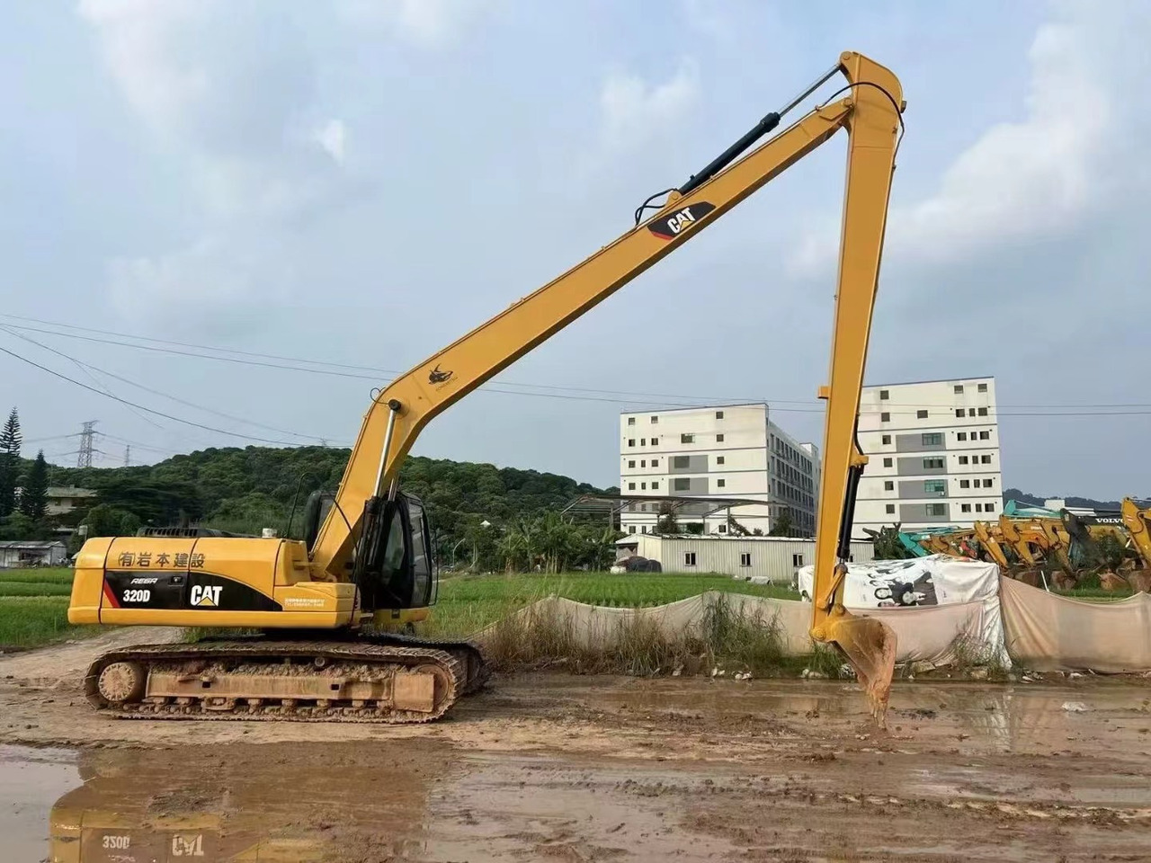 CAT 320D Extended Arm - Pelle sur chenille: photos 2 CAT 320D Extended Arm - Pelle sur chenille: photos 2