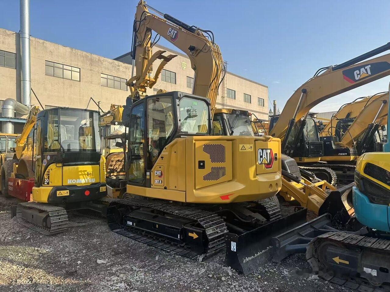 Caterpillar 307.5 - Pelle sur chenille: photos 5 Caterpillar 307.5 - Pelle sur chenille: photos 5