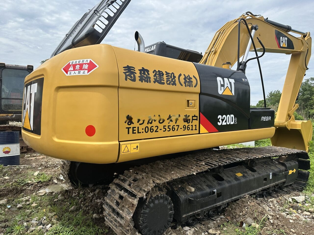 Caterpillar 320D2 - Pelle sur chenille: photos 3 Caterpillar 320D2 - Pelle sur chenille: photos 3