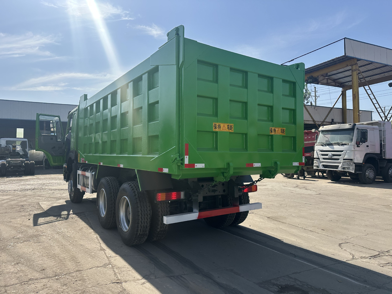 HOWO 371 6X4 - Camion benne: photos 5 HOWO 371 6X4 - Camion benne: photos 5