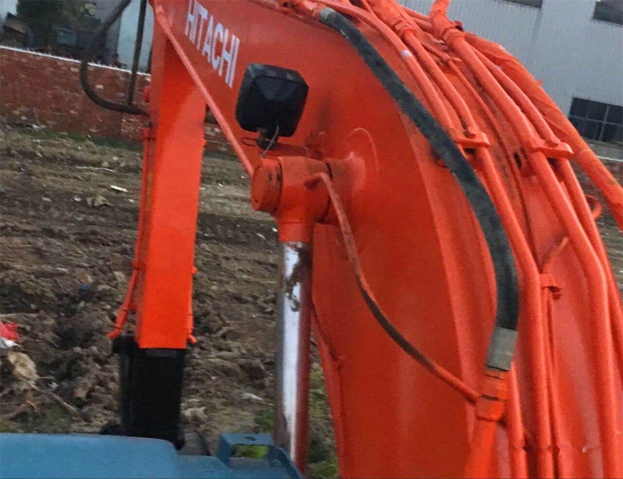 Hitachi EX120-3 - Pelle sur chenille: photos 2 Hitachi EX120-3 - Pelle sur chenille: photos 2