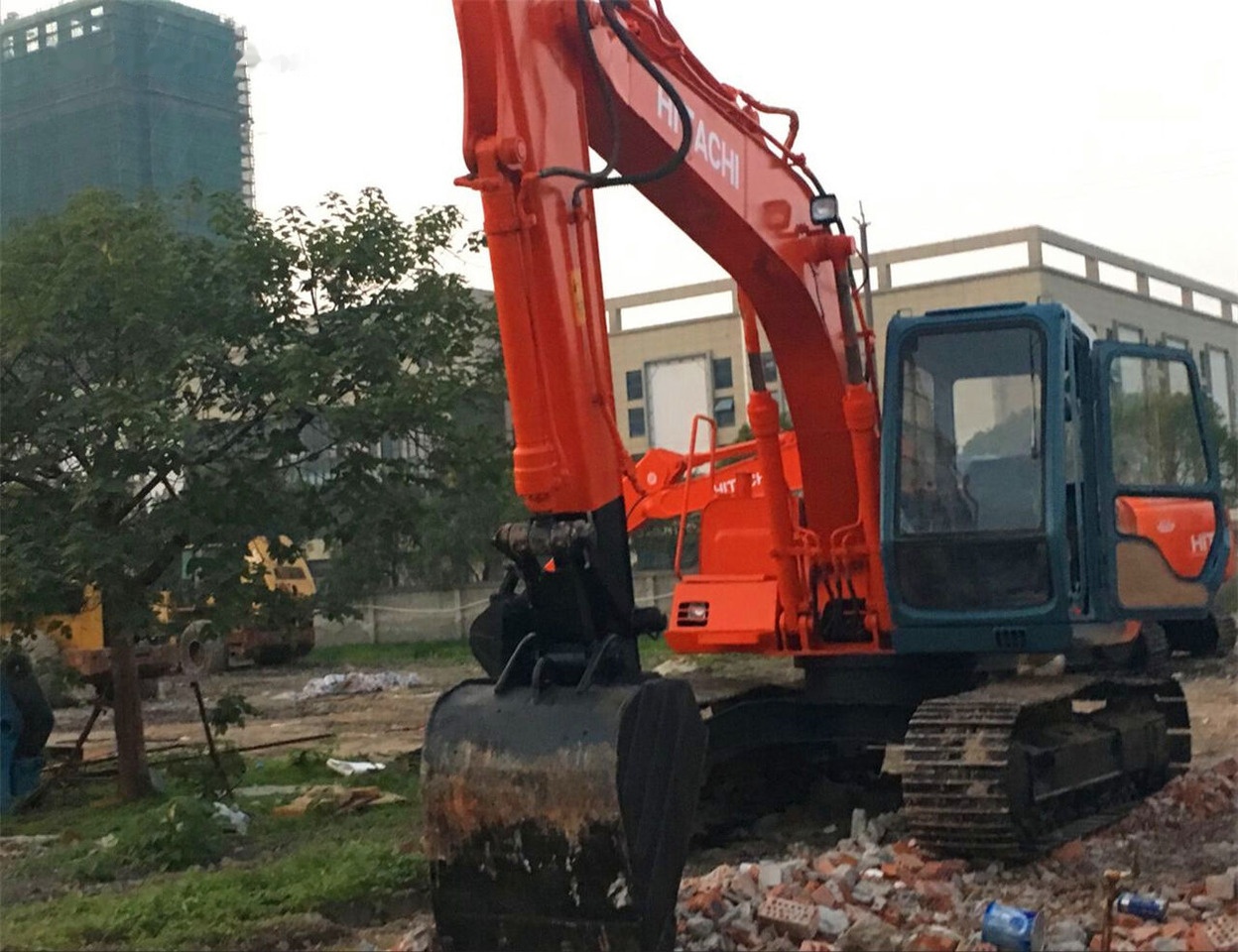Hitachi EX120-3 - Pelle sur chenille: photos 5 Hitachi EX120-3 - Pelle sur chenille: photos 5