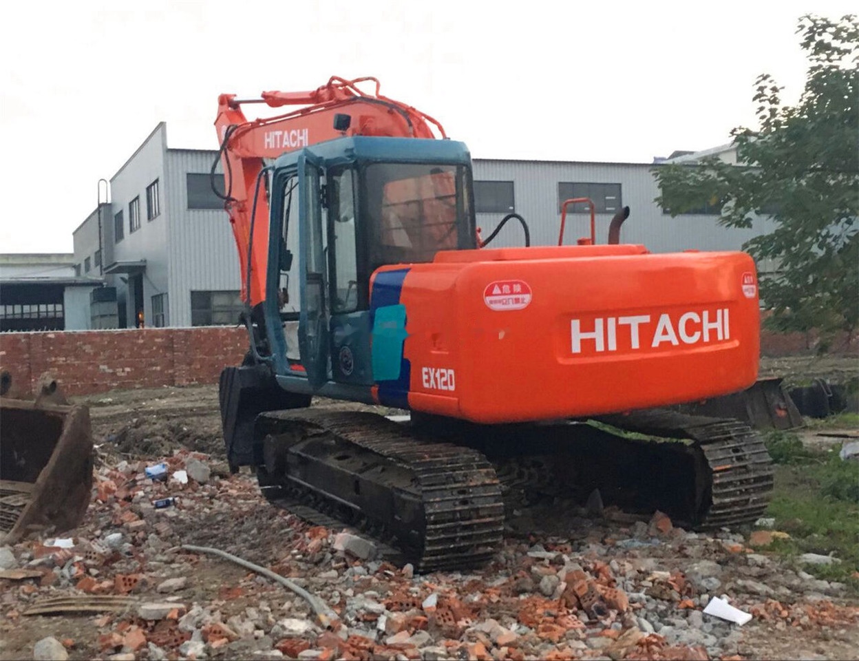 Hitachi EX120-3 - Pelle sur chenille: photos 3 Hitachi EX120-3 - Pelle sur chenille: photos 3