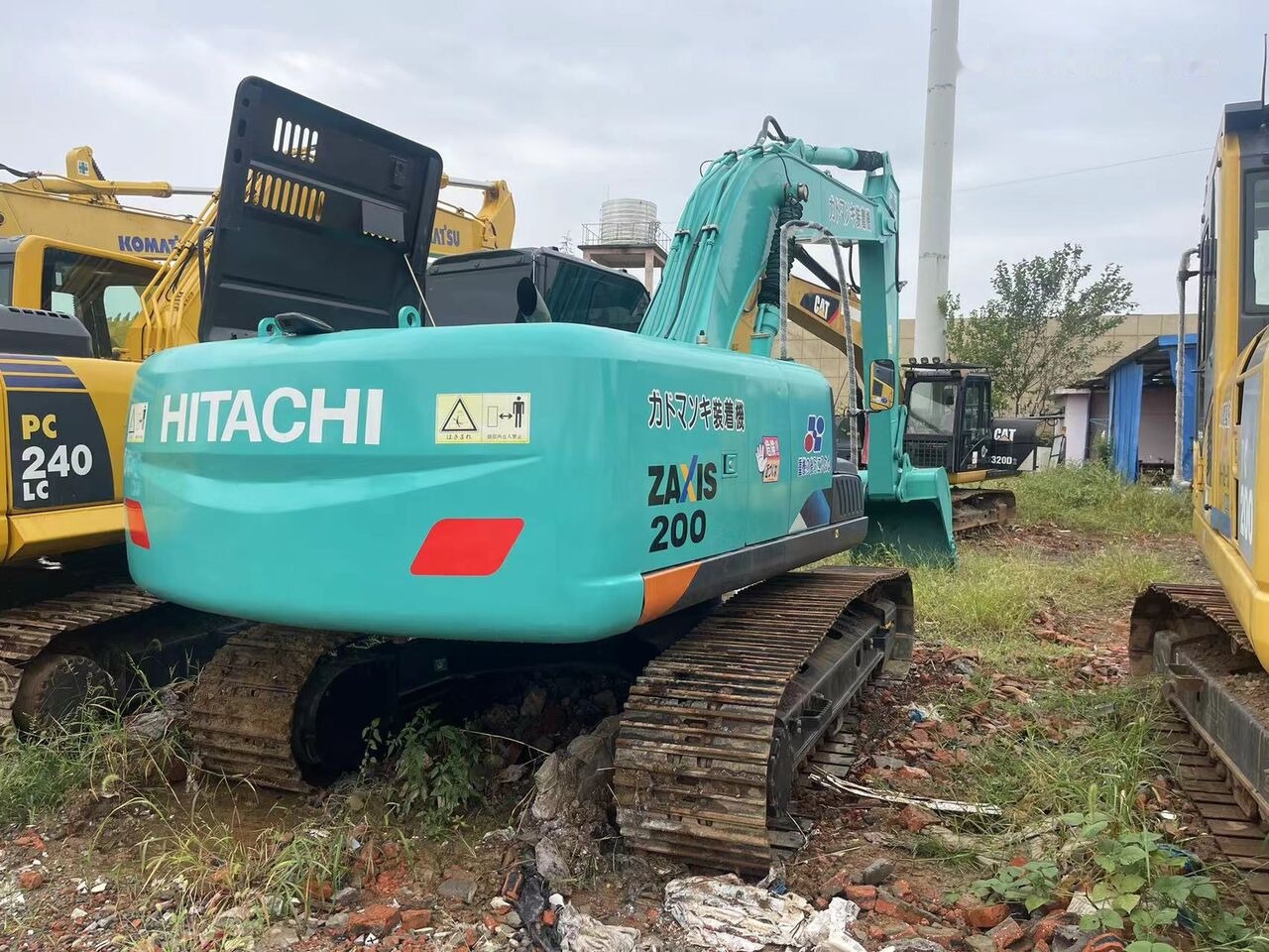 Hitachi ZX200-3 - Pelle sur chenille: photos 3 Hitachi ZX200-3 - Pelle sur chenille: photos 3