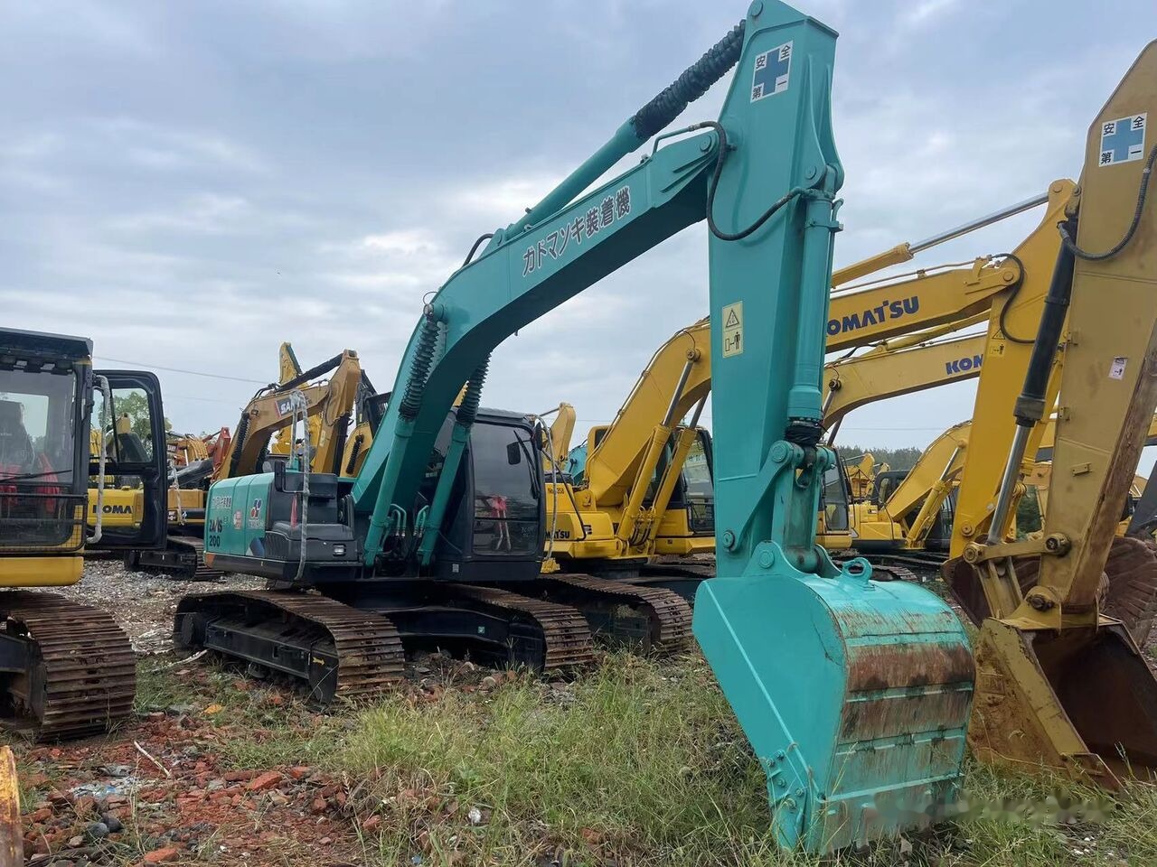 Hitachi ZX200-3 - Pelle sur chenille: photos 5 Hitachi ZX200-3 - Pelle sur chenille: photos 5