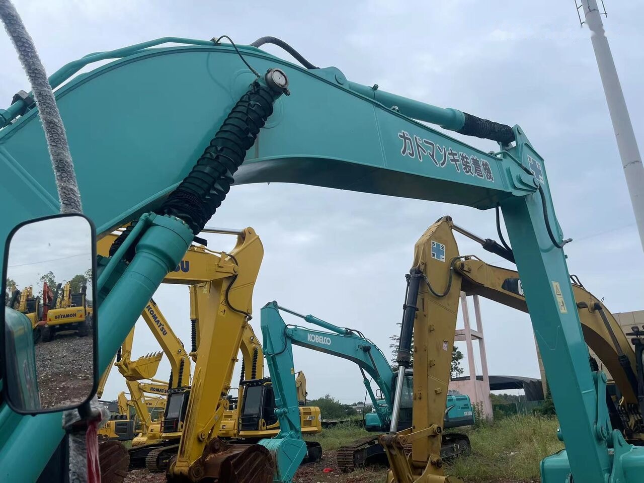 Hitachi ZX200-3 - Pelle sur chenille: photos 1 Hitachi ZX200-3 - Pelle sur chenille: photos 1
