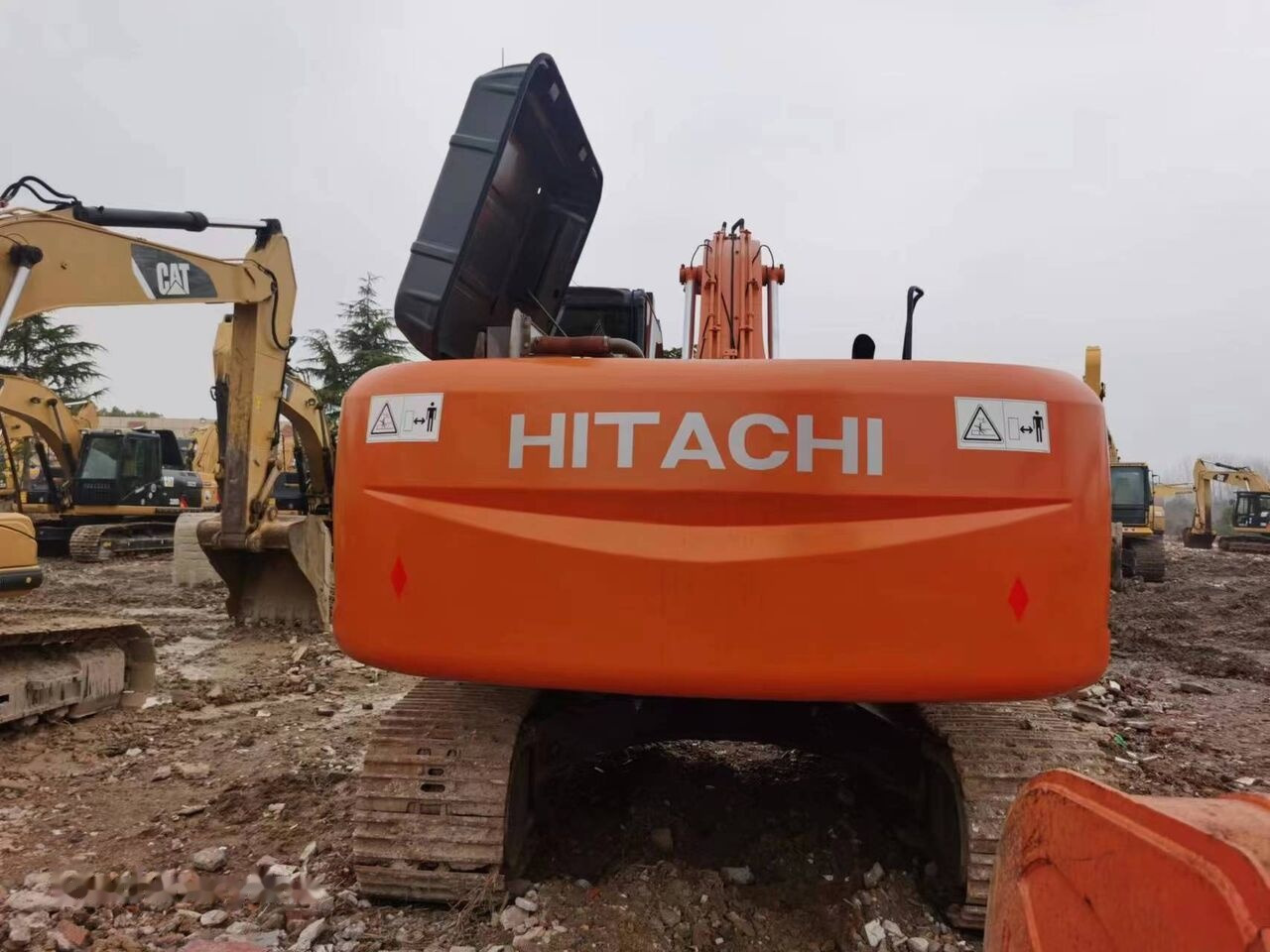 Hitachi ZX250 - Pelle sur chenille: photos 3 Hitachi ZX250 - Pelle sur chenille: photos 3