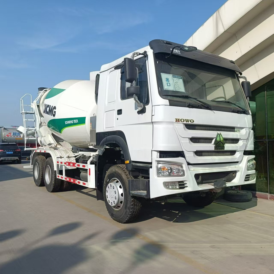 Howo HOWO 371 concrete truck 10CM3 - Camion malaxeur: photos 1 Howo HOWO 371 concrete truck 10CM3 - Camion malaxeur: photos 1
