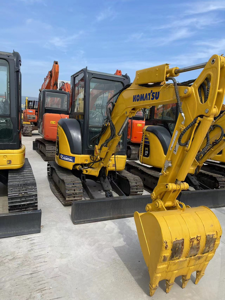KOMATSU PC30MR-3 - Mini pelle: photos 3 KOMATSU PC30MR-3 - Mini pelle: photos 3
