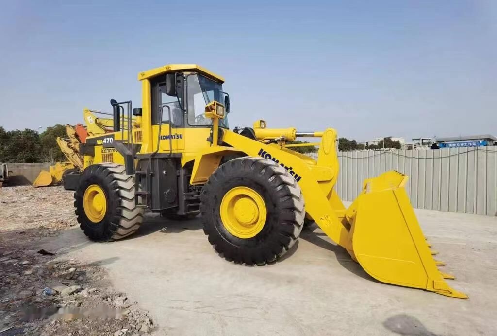 Komatsu WA470-3 - Chargeuse sur pneus: photos 3 Komatsu WA470-3 - Chargeuse sur pneus: photos 3