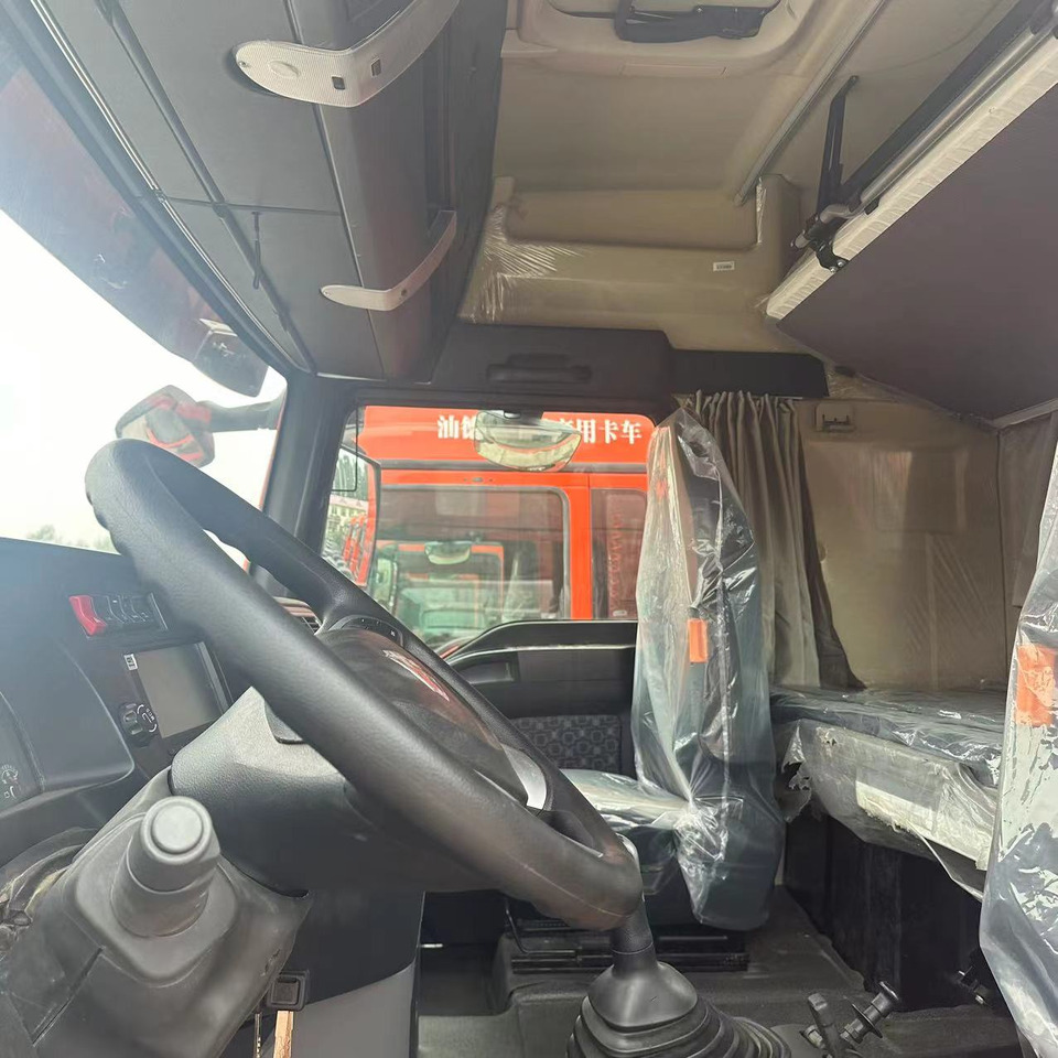 Sinotruk - Tracteur routier: photos 3 Sinotruk - Tracteur routier: photos 3