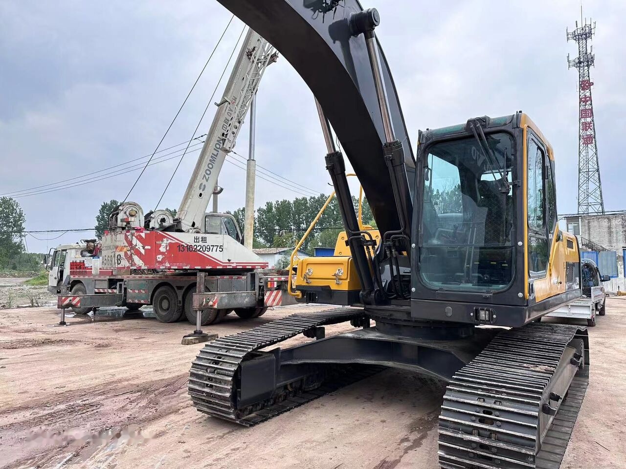 Volvo EC240 - Pelle sur chenille: photos 3 Volvo EC240 - Pelle sur chenille: photos 3