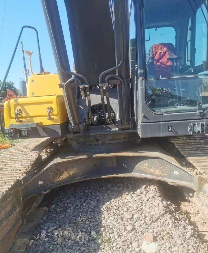 Volvo EC290 - Pelle sur chenille: photos 1 Volvo EC290 - Pelle sur chenille: photos 1