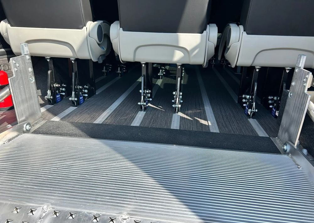 Minibus, Bus électrique Volkswagen Inny: photos 12 Minibus, Bus électrique Volkswagen Inny: photos 12