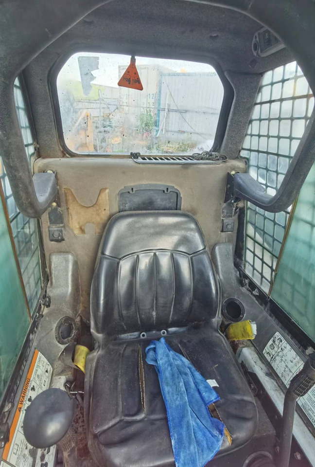 BOBCAT s160 - Mini chargeuse: photos 4 BOBCAT s160 - Mini chargeuse: photos 4