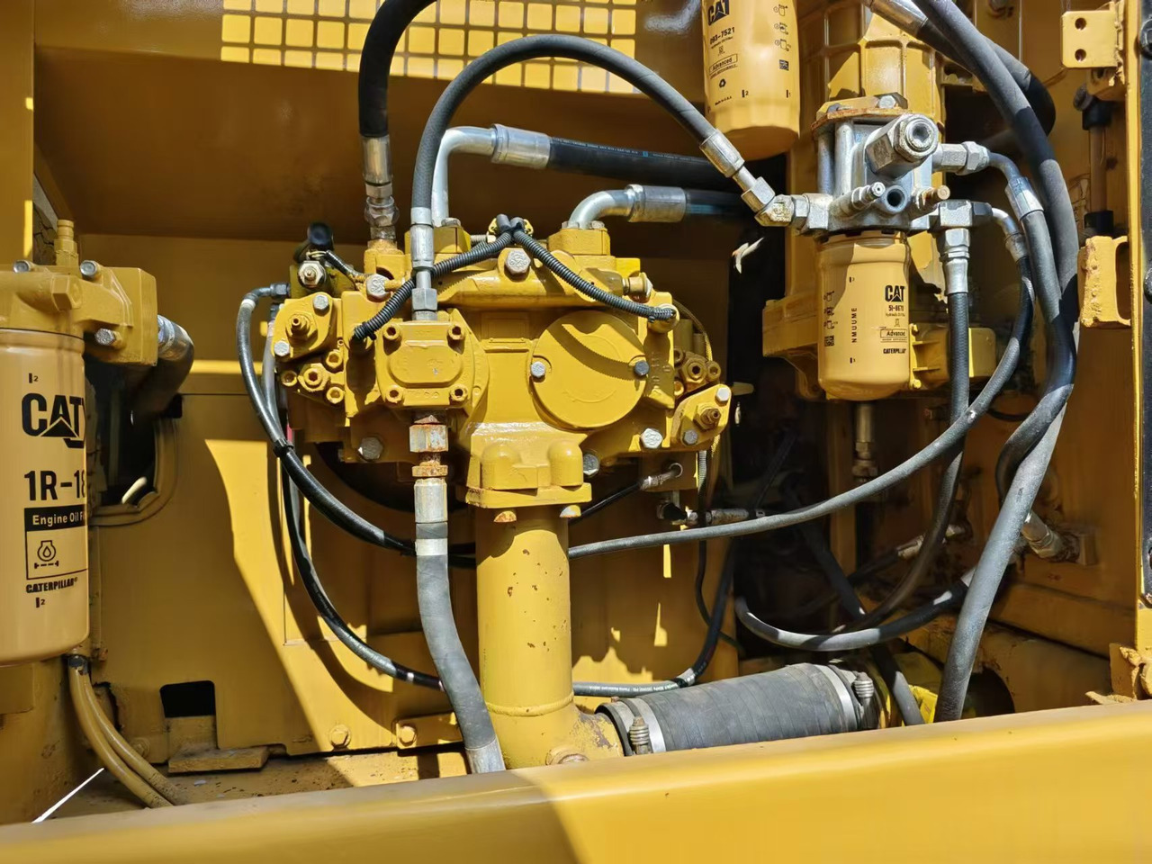 CAT 330D2 - Pelle sur chenille: photos 4 CAT 330D2 - Pelle sur chenille: photos 4