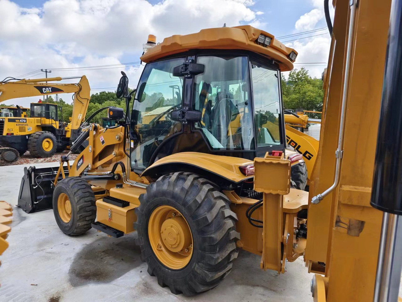 CAT 420F - Tractopelle: photos 1 CAT 420F - Tractopelle: photos 1