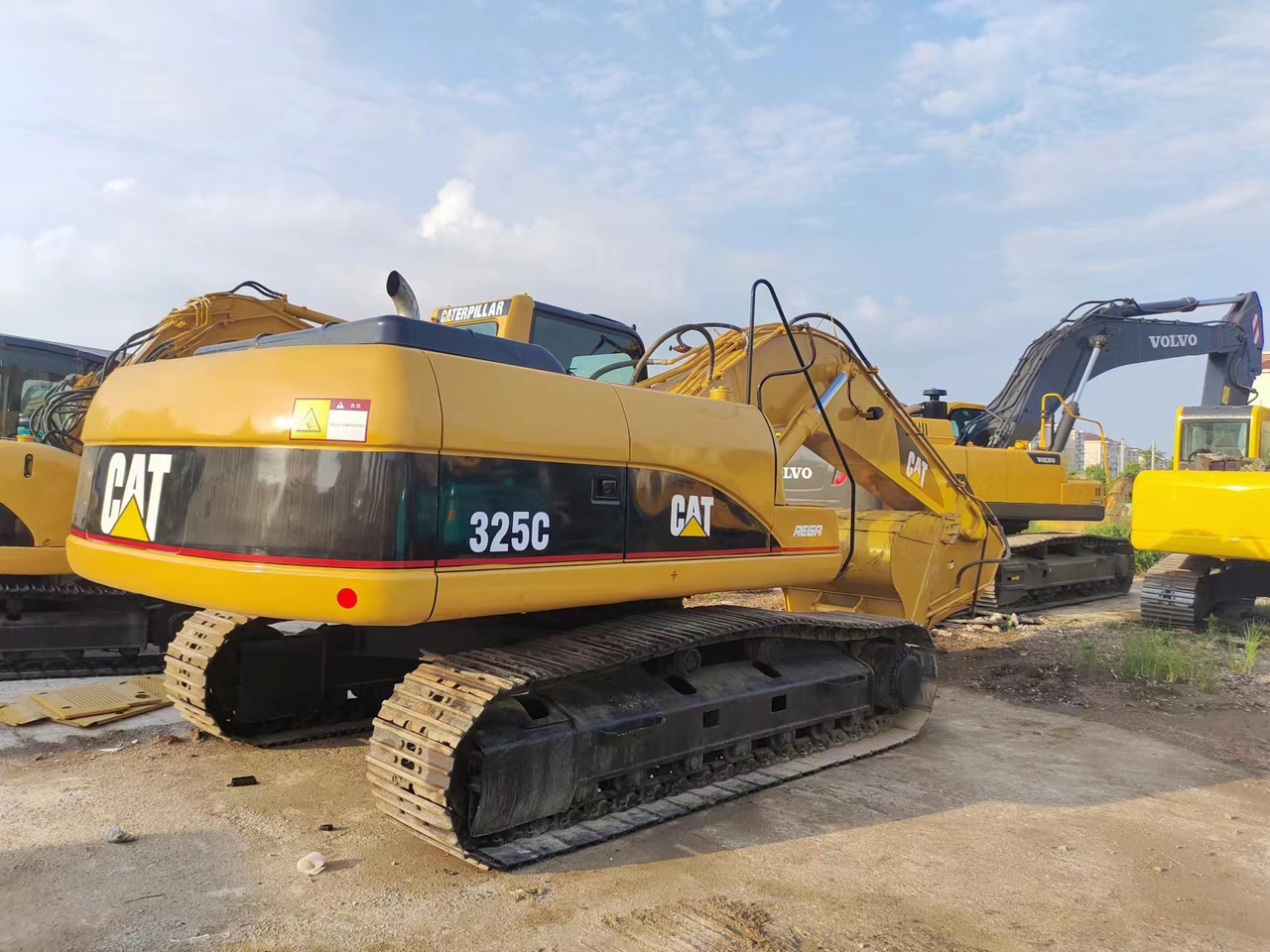 CATERPILLAR 325C - Pelle sur chenille: photos 1 CATERPILLAR 325C - Pelle sur chenille: photos 1