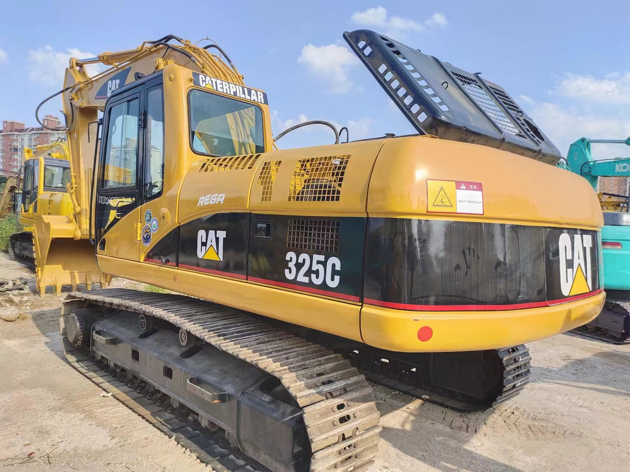 CATERPILLAR 325C - Pelle sur chenille: photos 2 CATERPILLAR 325C - Pelle sur chenille: photos 2