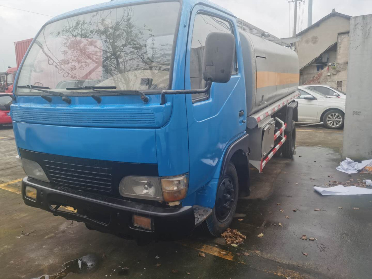 DONGFENG 6ton - Camion citerne: photos 2 DONGFENG 6ton - Camion citerne: photos 2