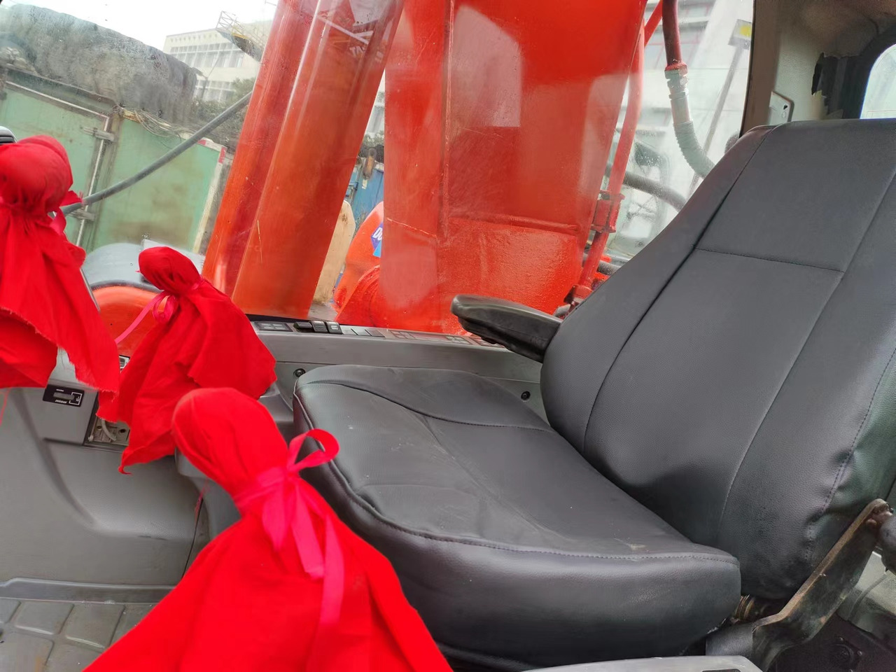 DOOSAN DX225LCA - Pelle sur chenille: photos 4 DOOSAN DX225LCA - Pelle sur chenille: photos 4