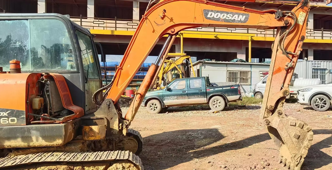 DOOSAN dx60 - Mini pelle: photos 2 DOOSAN dx60 - Mini pelle: photos 2