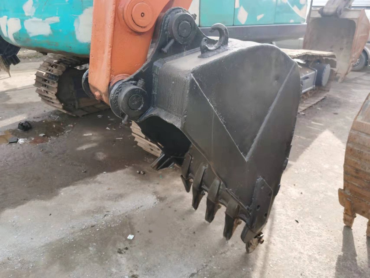 HITACHI EX120-2 - Pelle sur chenille: photos 4 HITACHI EX120-2 - Pelle sur chenille: photos 4