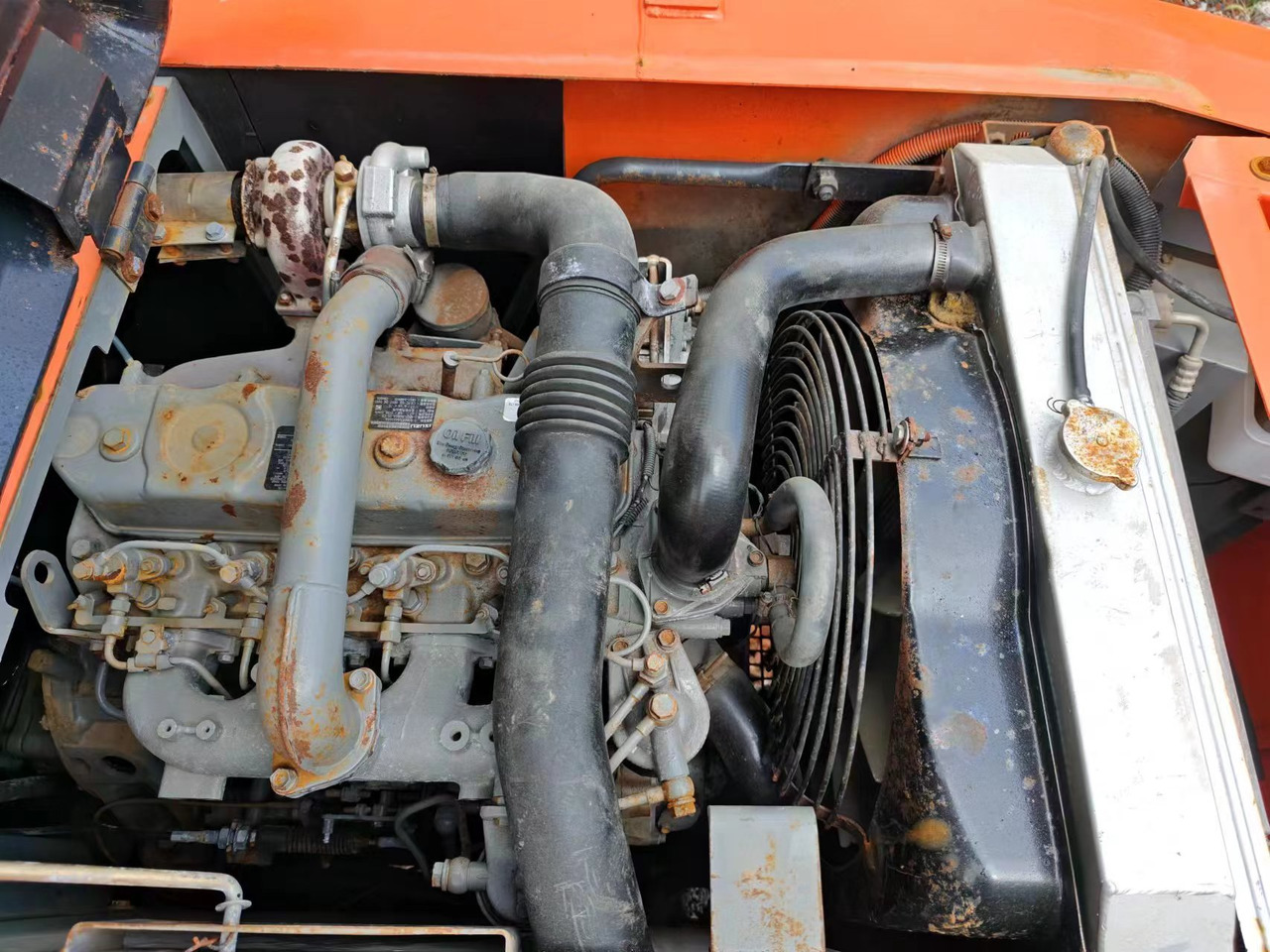 HITACHI EX120-5 - Pelle sur chenille: photos 4 HITACHI EX120-5 - Pelle sur chenille: photos 4